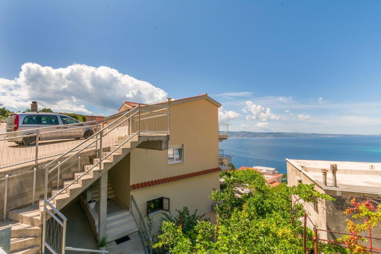 Apartments Mia Омиш Экстерьер фото