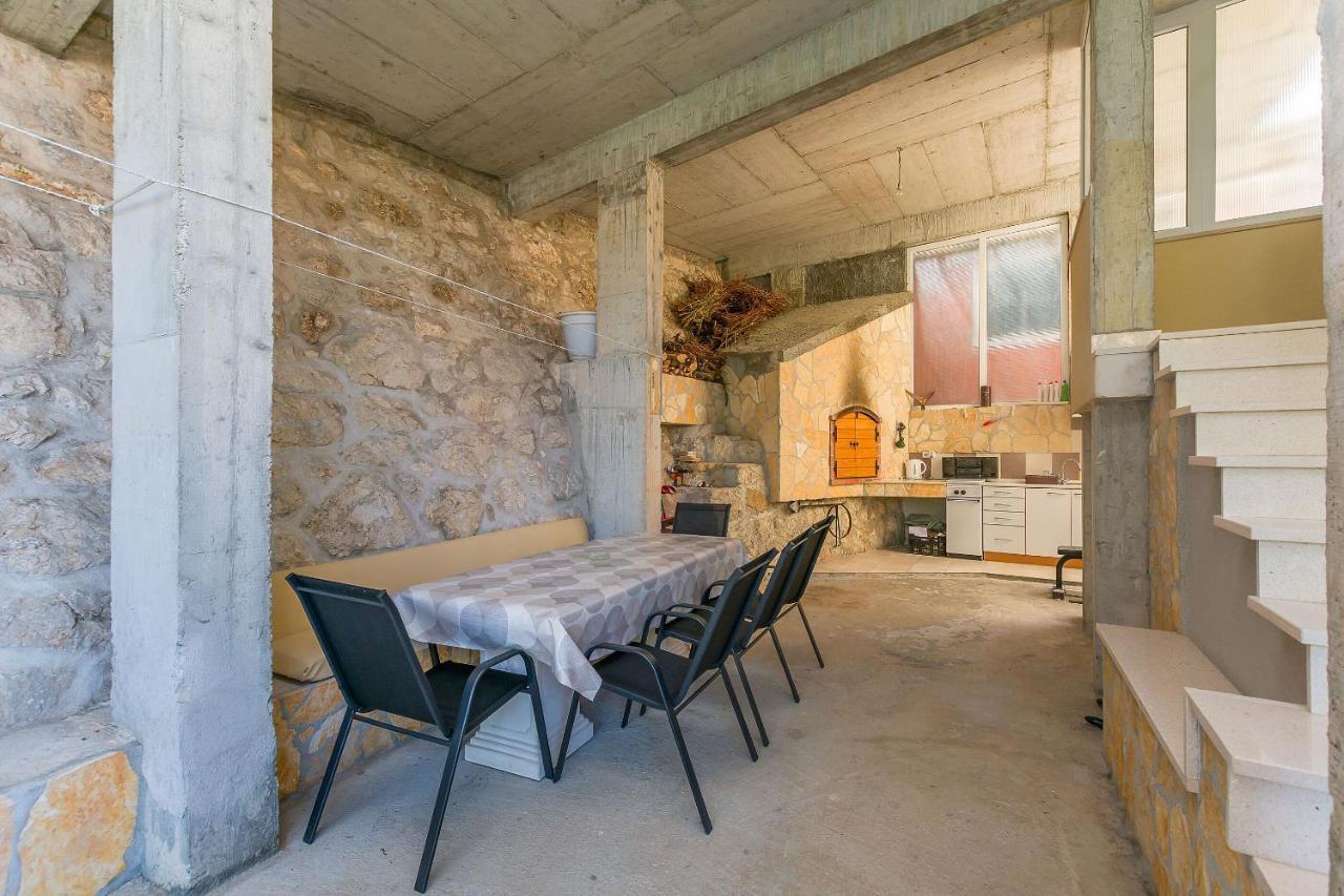 Apartments Mia Омиш Экстерьер фото