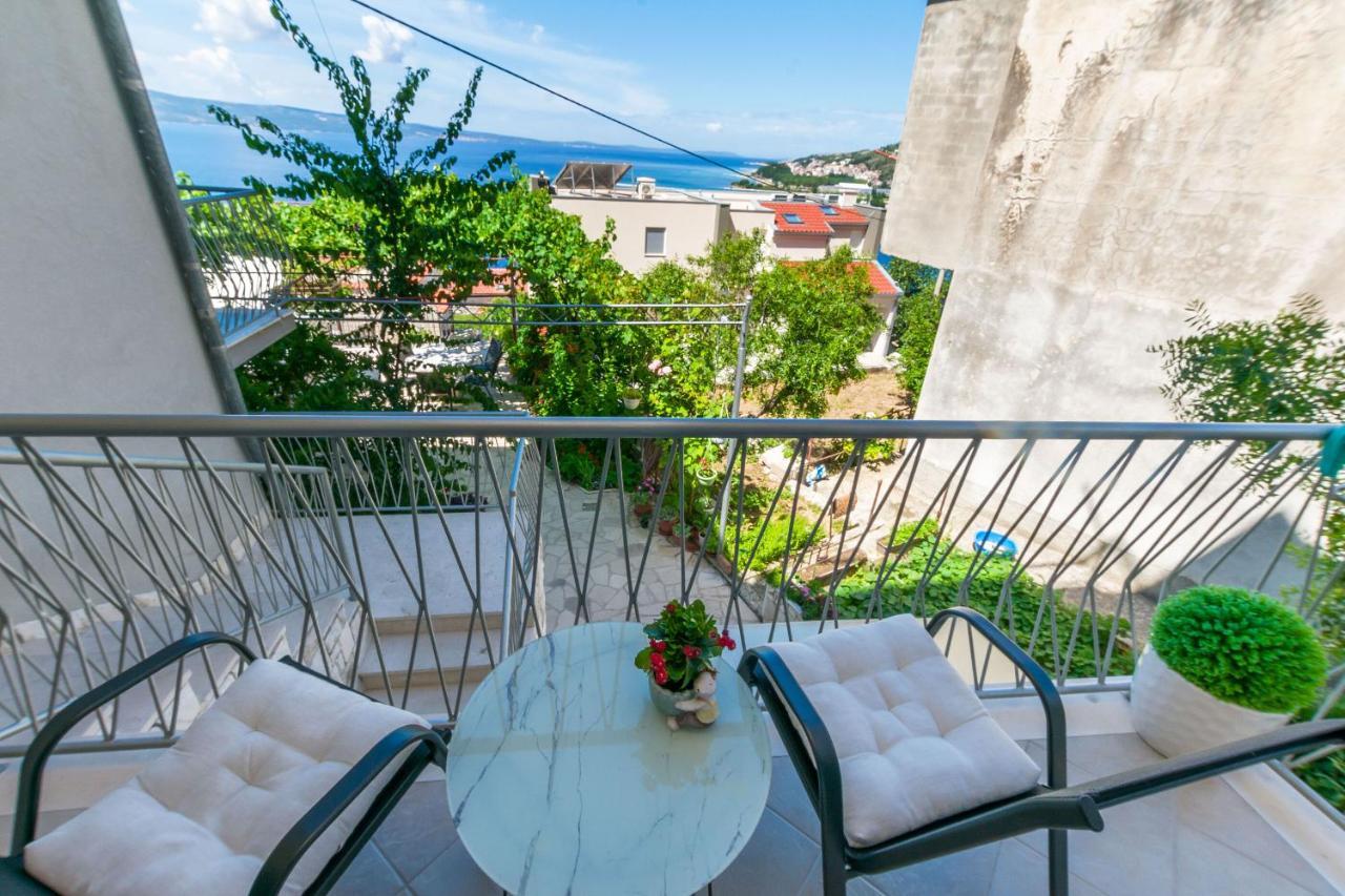 Apartments Mia Омиш Экстерьер фото