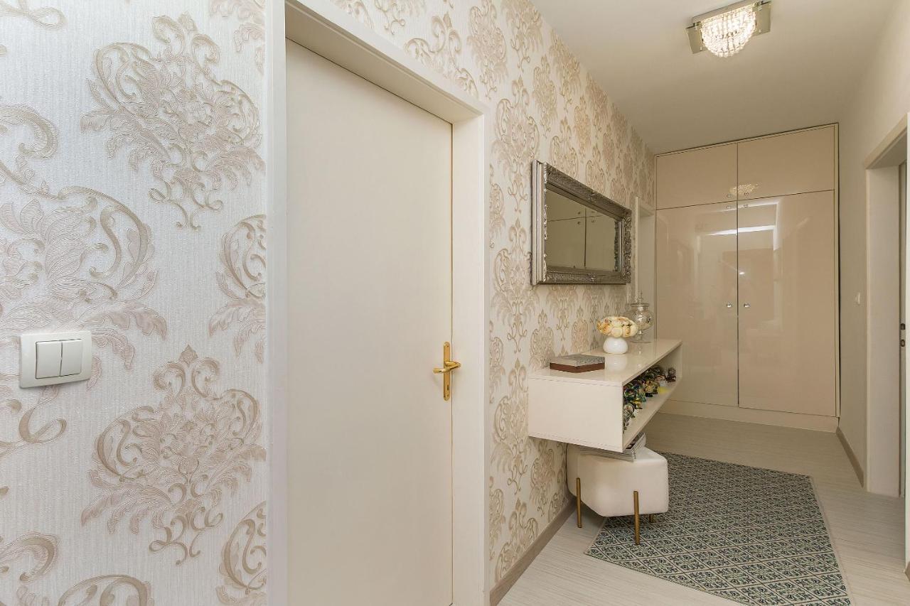 Apartments Mia Омиш Экстерьер фото